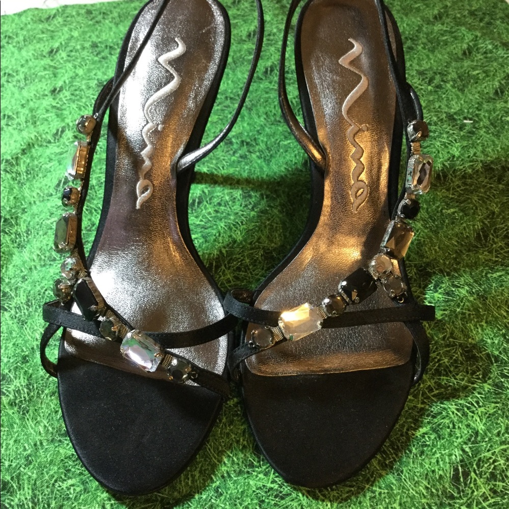 Nina formal dress jeweled heels black size 9